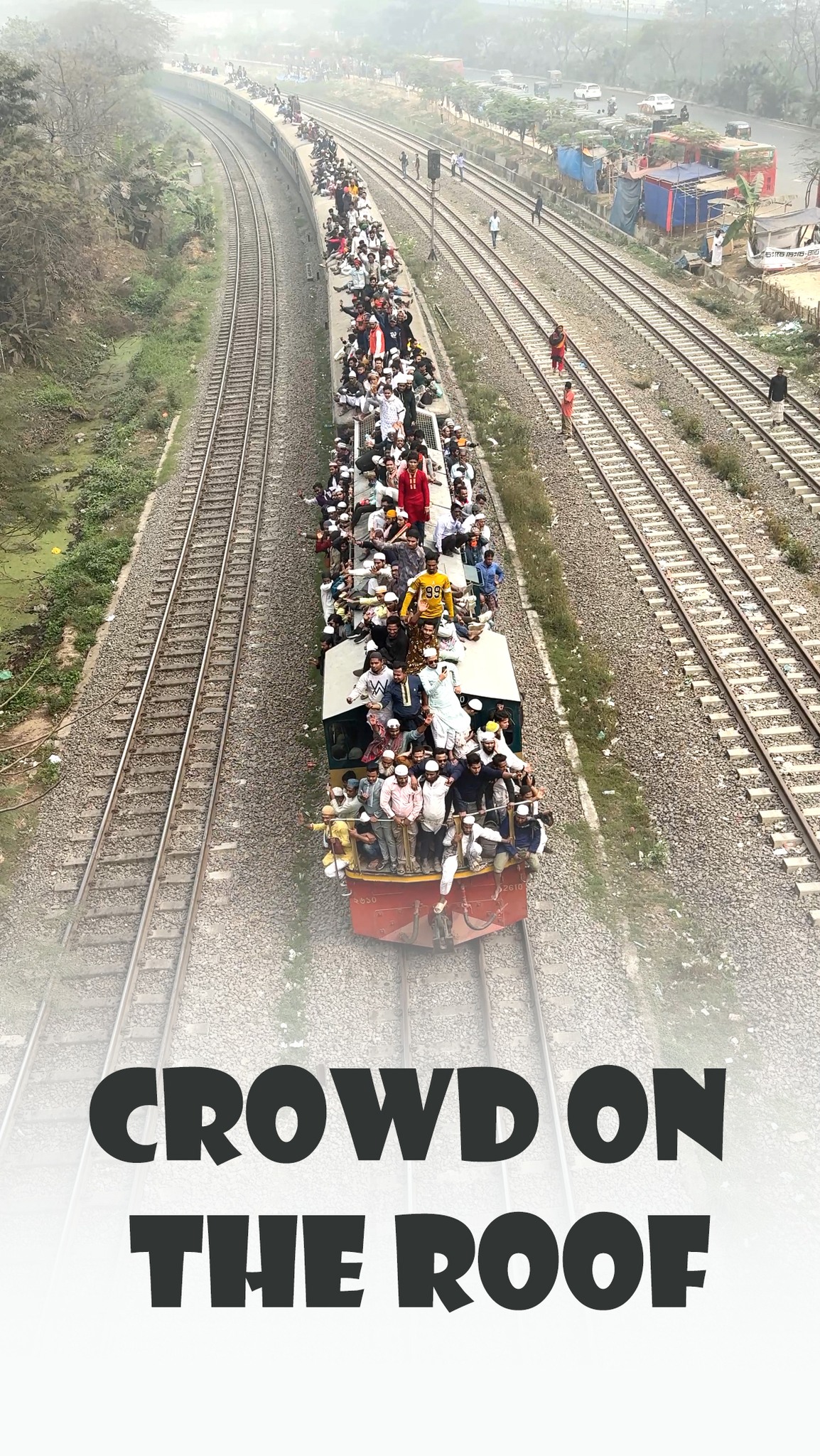 Crowd On The Roof #rooftop #travel #most #crowded #train #world #Dhaka ...