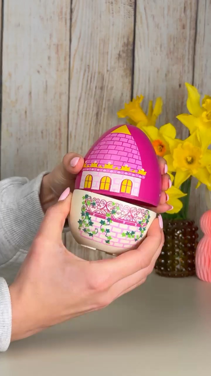 Open, reveal, repeat 🥚✨ Four Play eggs. Four tiny worlds. Which