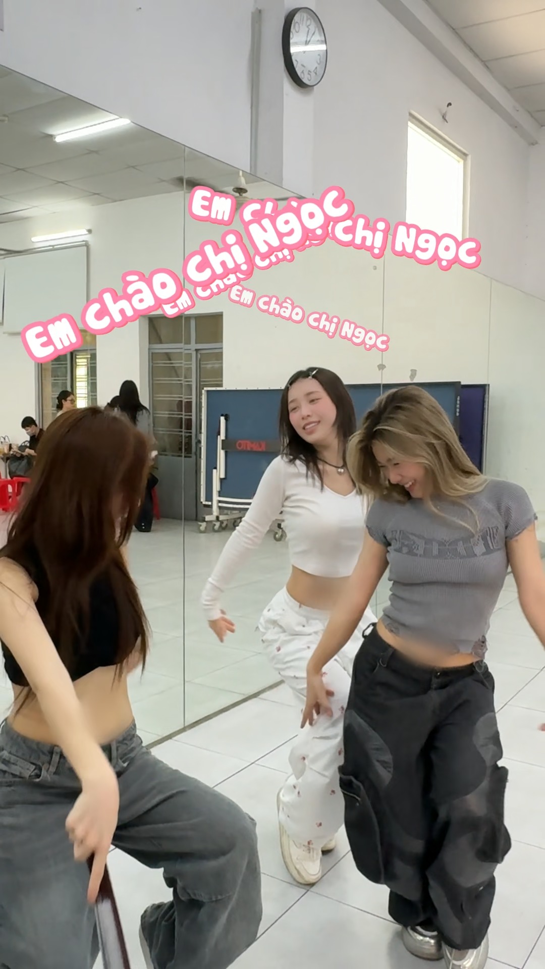 TOP 1 TRENDING chào nhau nóa phải khácccc 🔥💃🏻 #EmXinhSayHi #EXSH # ...