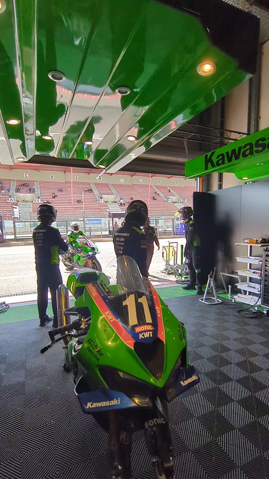 Team Kawasaki Webike Trickstar (@teamKawasakiWebikeTrickstar