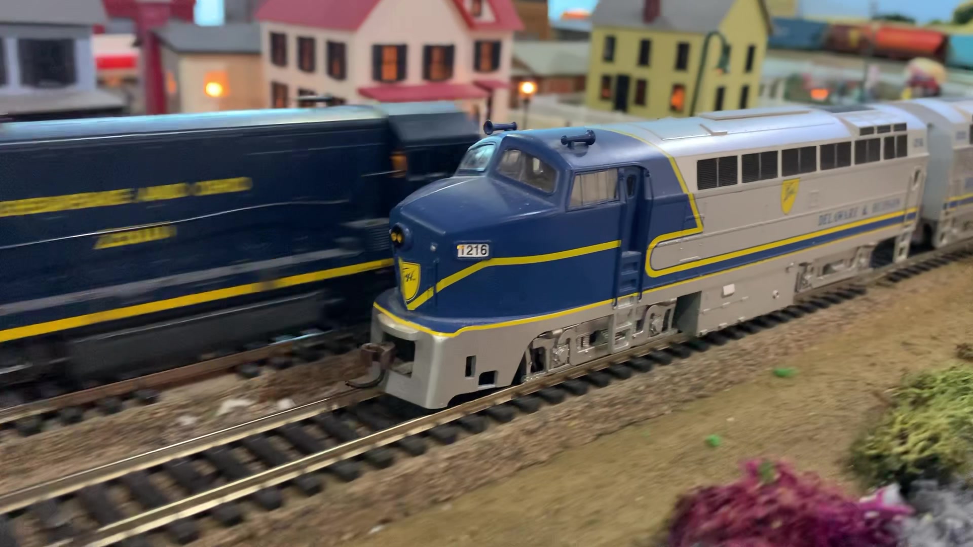 Baldwin RF-16 Shark Nose locomotive models display picture 1