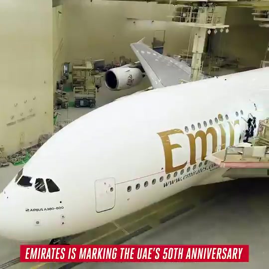 FACE OFF / Which one looks better: Emirates' or Etihad's #A380