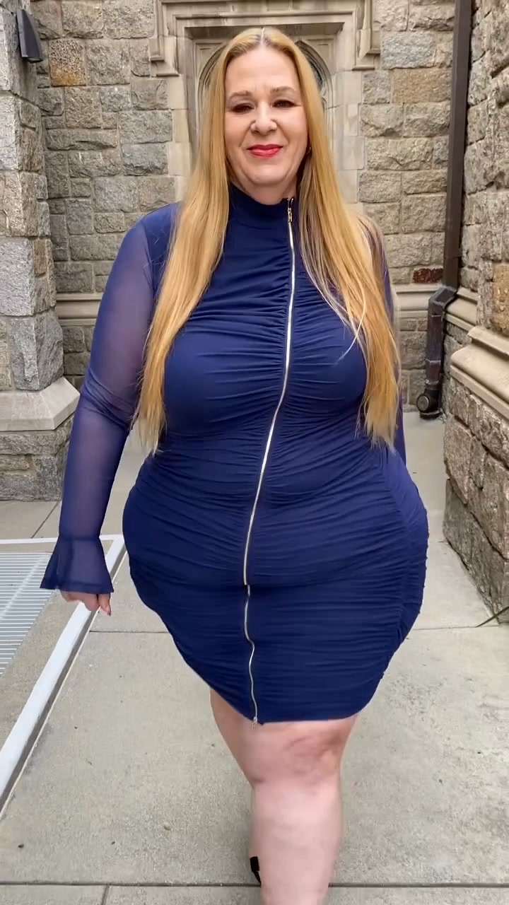 shein plus size ladies dresses Plus-Size Navy Ruched Zip Dress Try-On in Los Angeles pleated trousers