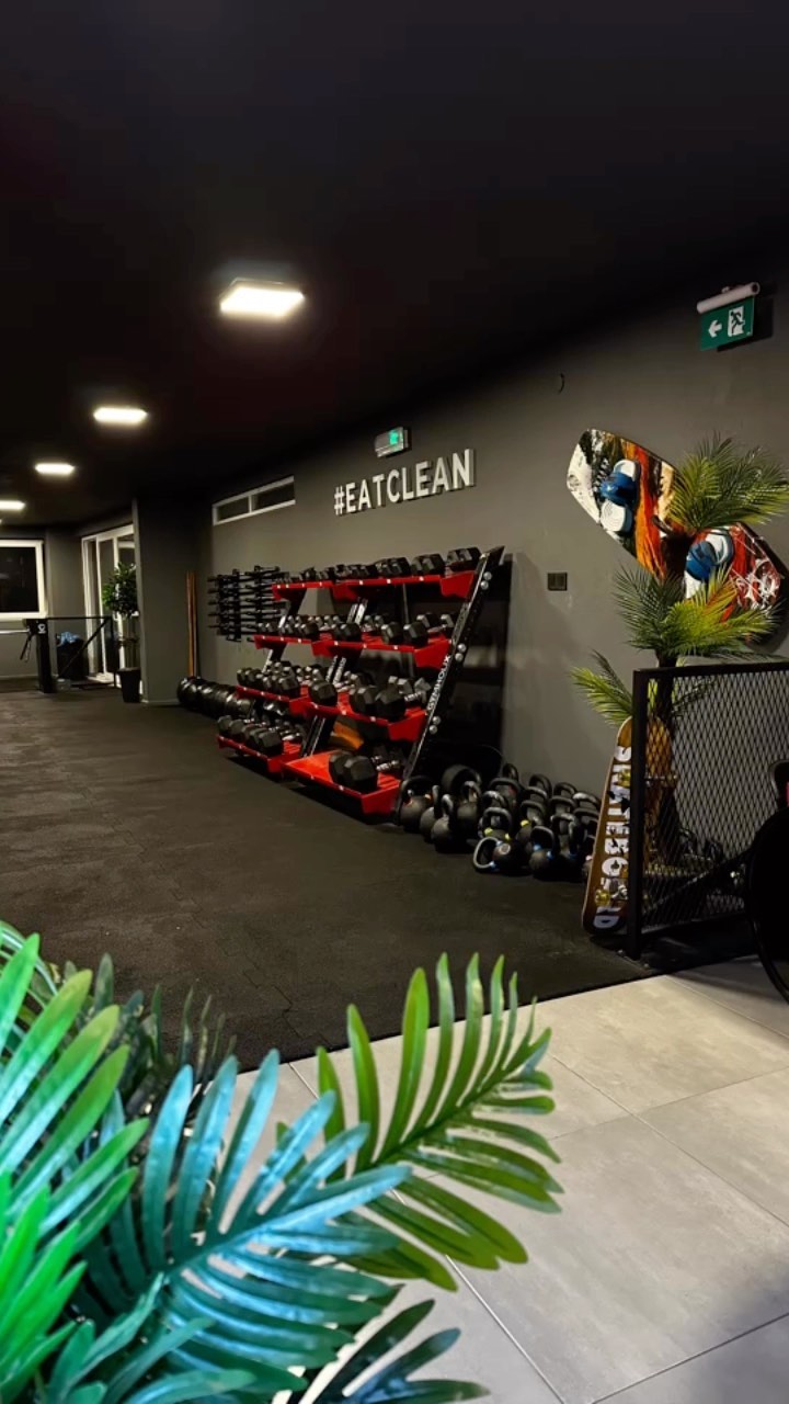 Bench de Hayatta kalmaya çalışanlar 😂 #fitness #crossfit #datca # ...