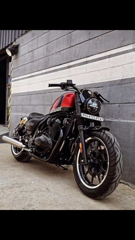 🔥😎🔥 . . 👑⚡️📸 Fb : Cr. Bulleteer Customs ⚡️🏁 . . 🏍💨💨 | Royal Enfield ...