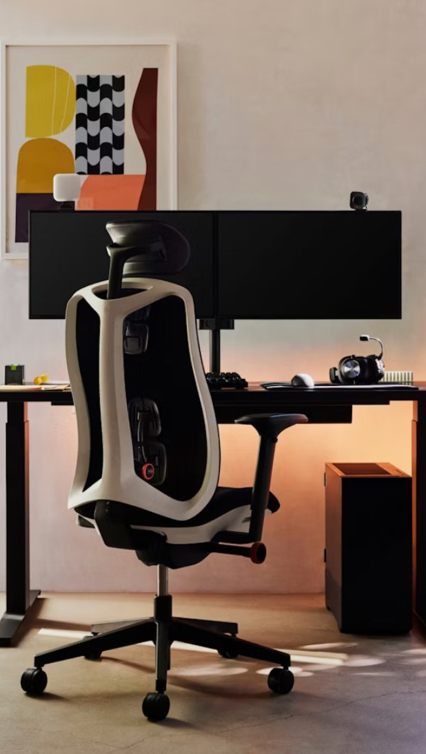 Game, work, and relax in ultimate comfort with the Herman Miller Vantum ...