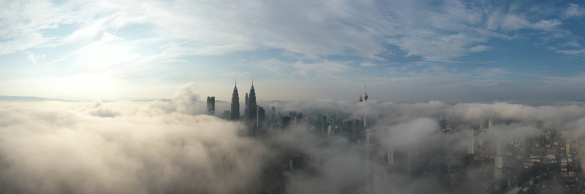 Kuala Lumpur di atas awan | low cloud | By Styfly Studio