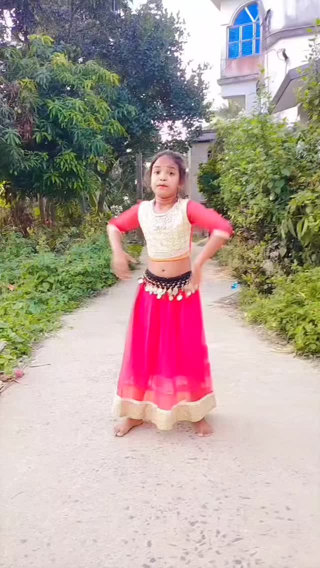 Bombay Se Rail Chali . . #viral #trending #reels #dance #shorts ...