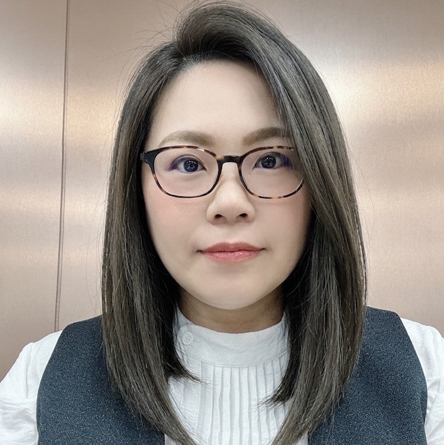 廖怡婷 - 廖怡婷 updated her profile picture.