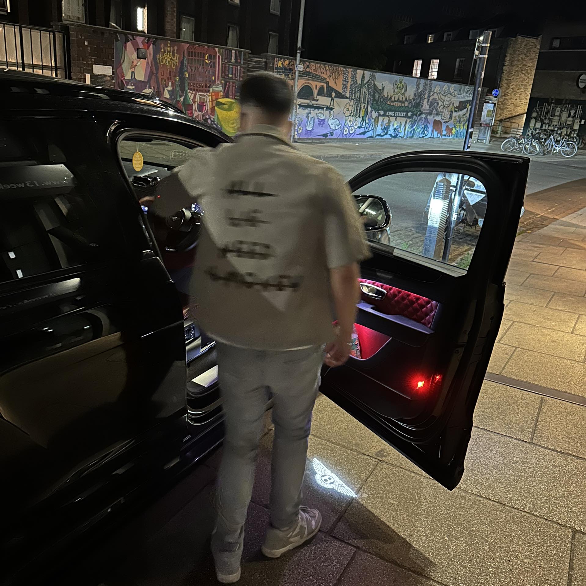 London gangster wants to donate a 'bag' to charity for missing all his ...