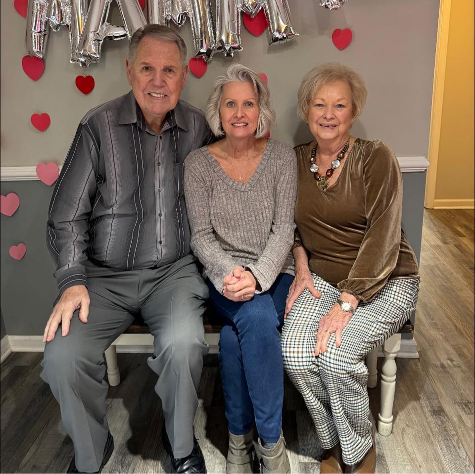 My Sweetest/Lovely Neighbor came over... - Elaine Dobbs Boggs | Facebook