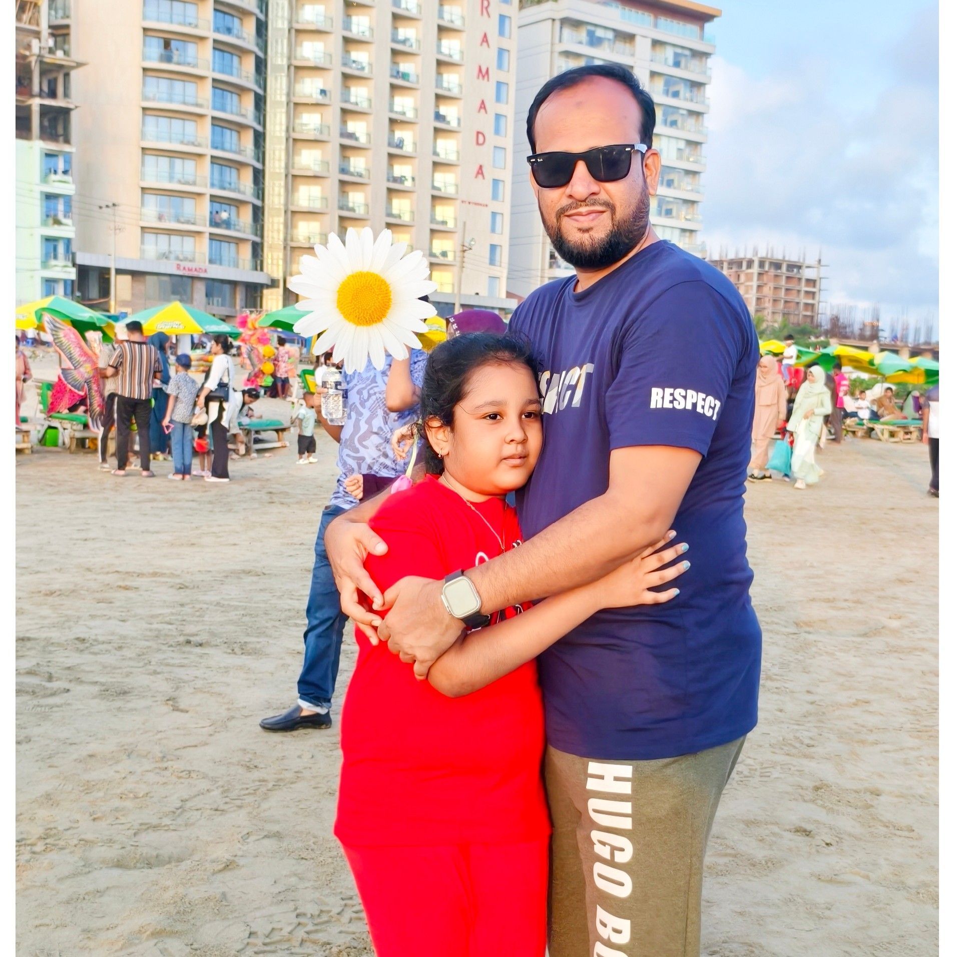 আপনাদের সস্তায় iPhone দিতে হরমুজ প্রণালীতে চলে আসছি iPhone তোলাইতে! 🤣🚢 ...
