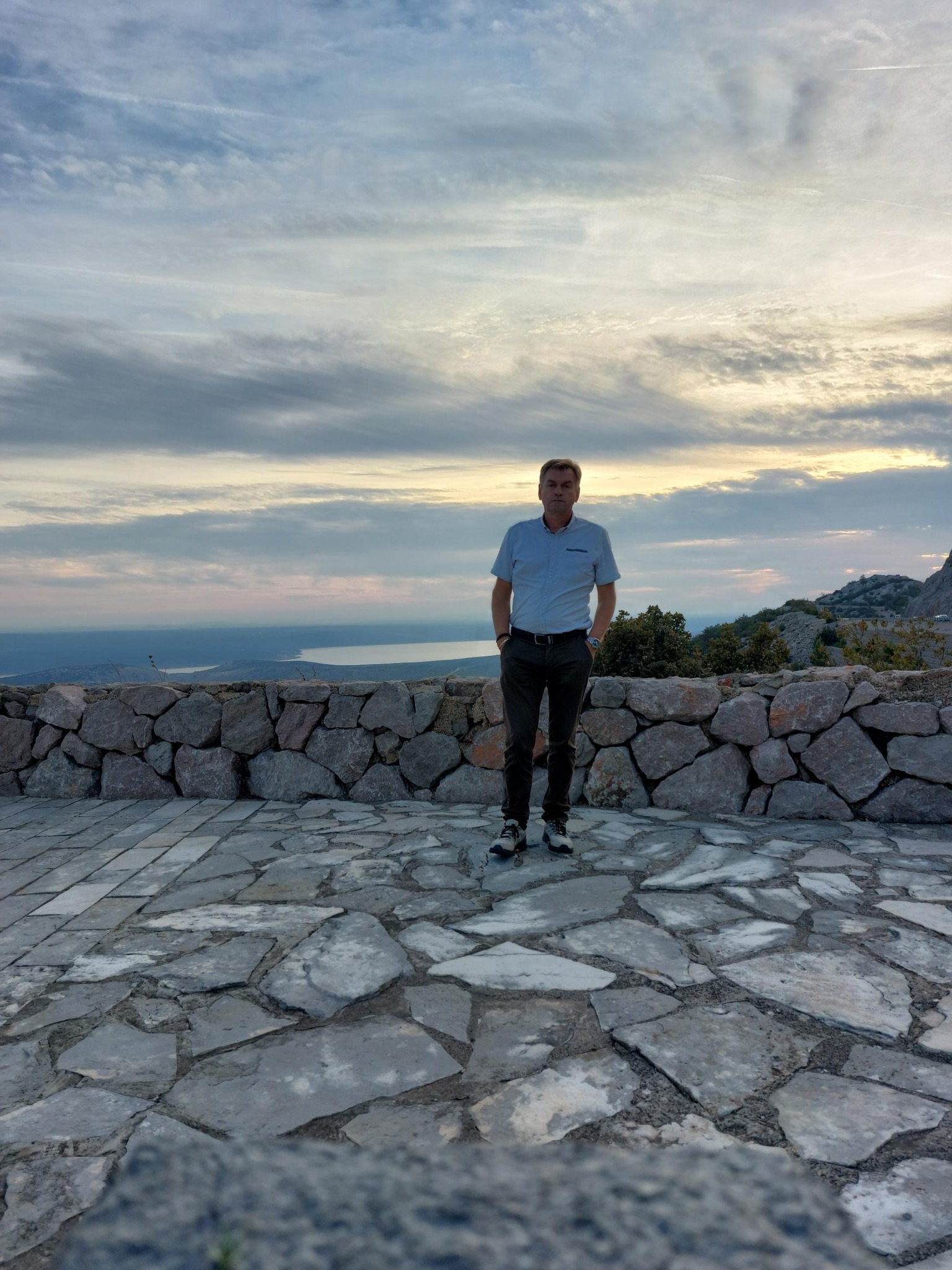 Rollo - LED rasveta za ograde i kapije – UGRADI SAM i uštedi Želite ...