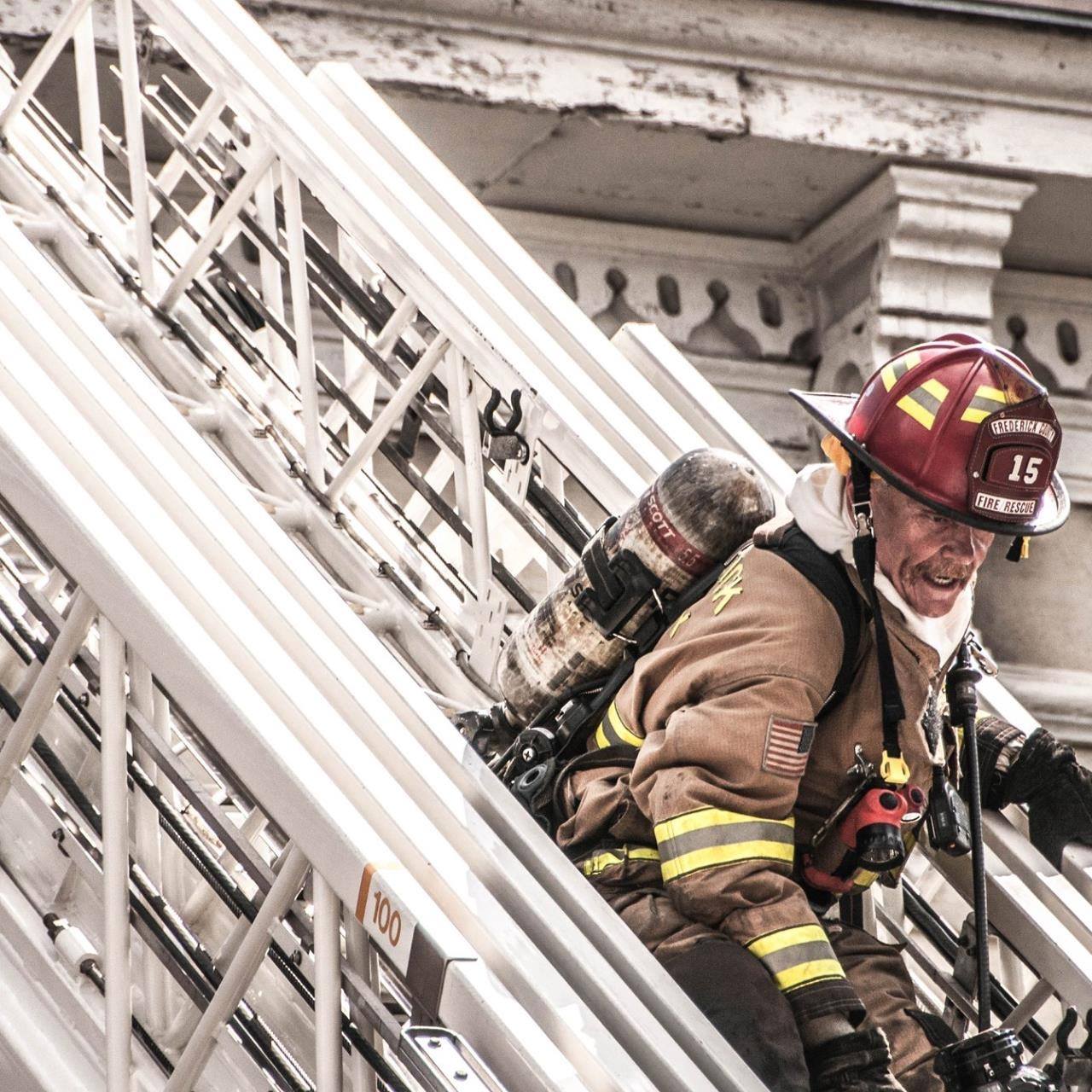 Response with Rescue 102 Southern Allegheny Valley Emergency Services ...