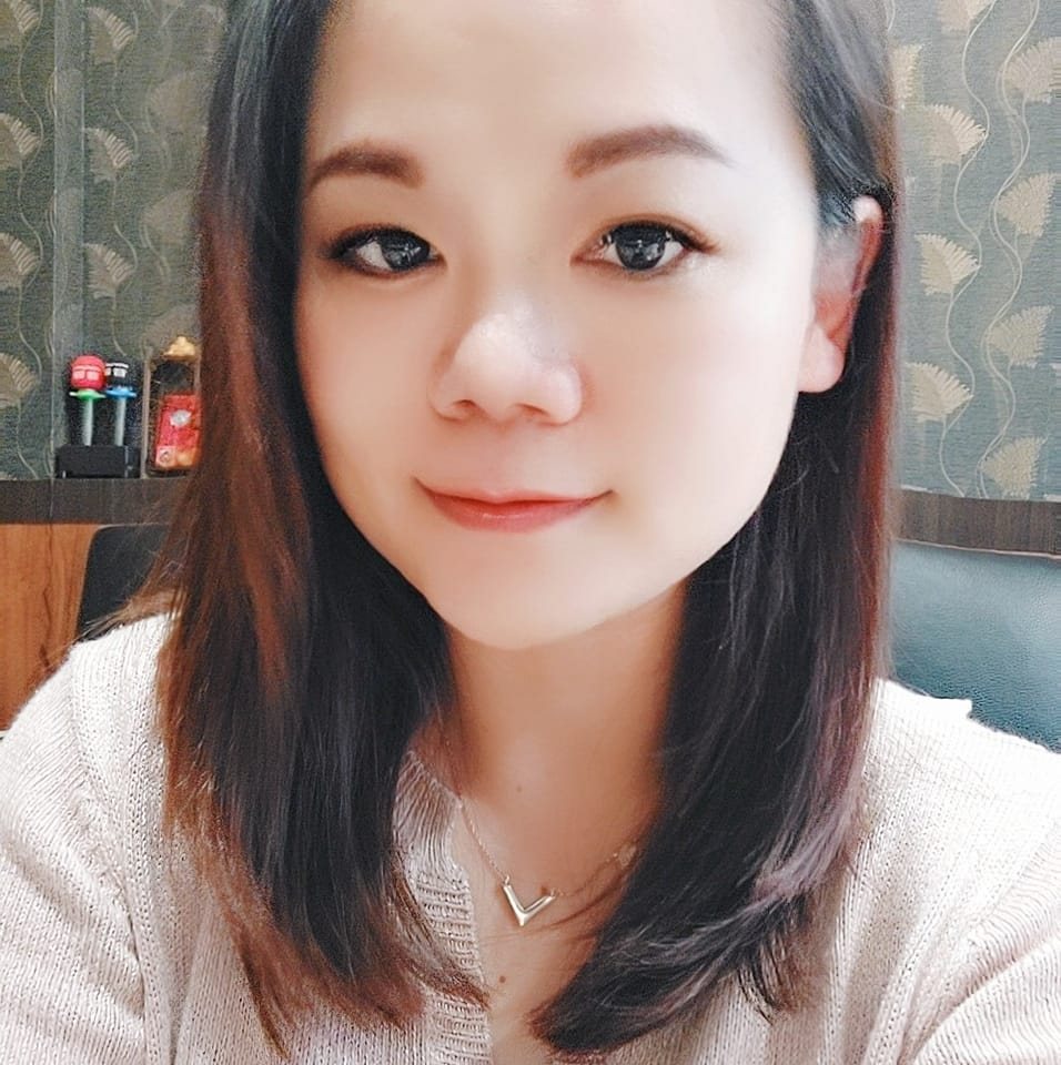 大寶睿最近對數字超有興趣！ 這次居然自己挑戰寫數字平方，專注寫下算式的模樣真的超級迷人～ 算完還會跟媽媽互動，看看這認真的小背影跟小眼神，簡直 ...