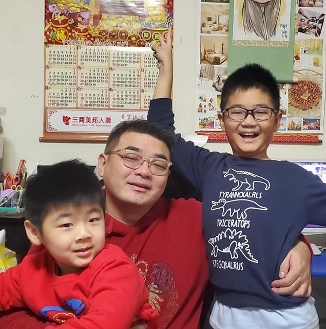 請問各位前輩。我右手邊的元件掉了 | Facebook