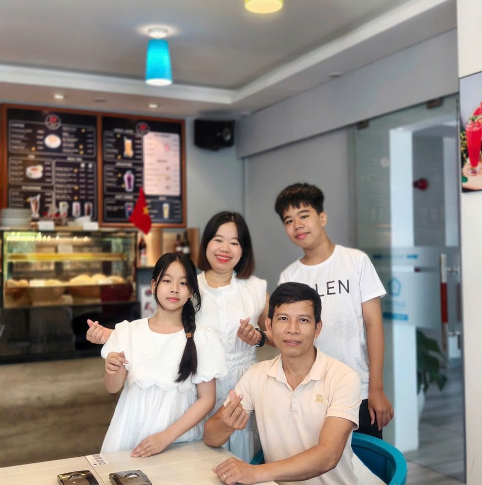 Ông Xoăn ơi, hôm ni tui lộn cổ xuống ao bắt tôm bắt cá cực khổ lắm đó ...