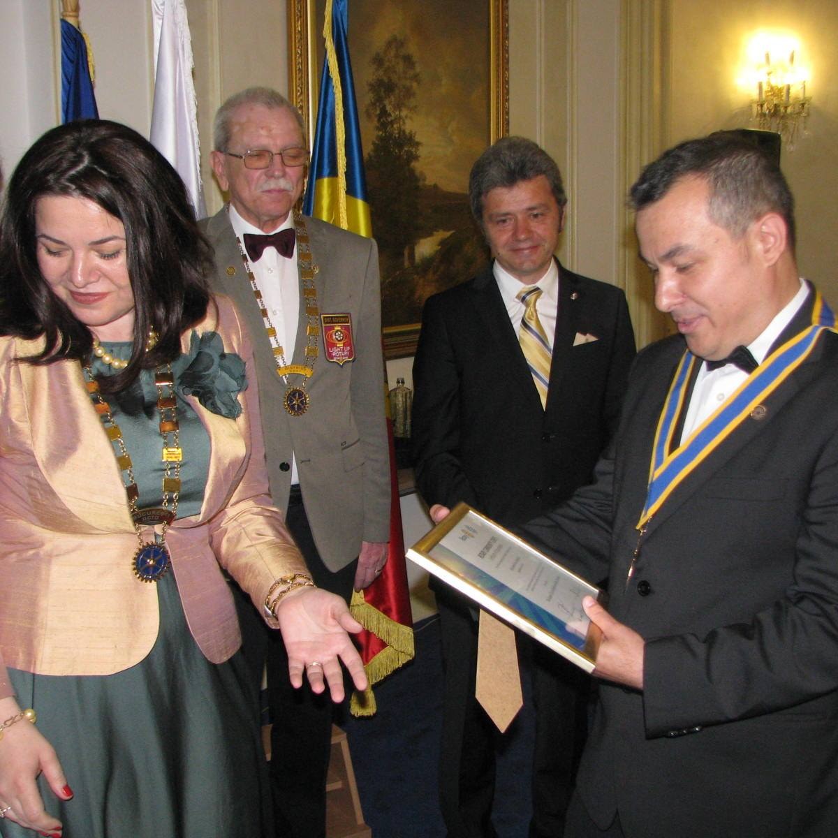 comunitatea-lucr-torilor-de-tineret-din-rom-nia-conlucrat-bun