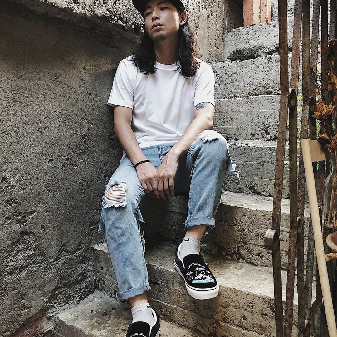 不好意思請教各位大大有人也有遇到這種情形嗎？在高速公路行駛聽到砰的聲響，但沒有看到飛石等異物，然後天窗開始碎裂，後續看行車記錄器也沒有發現異物 ...