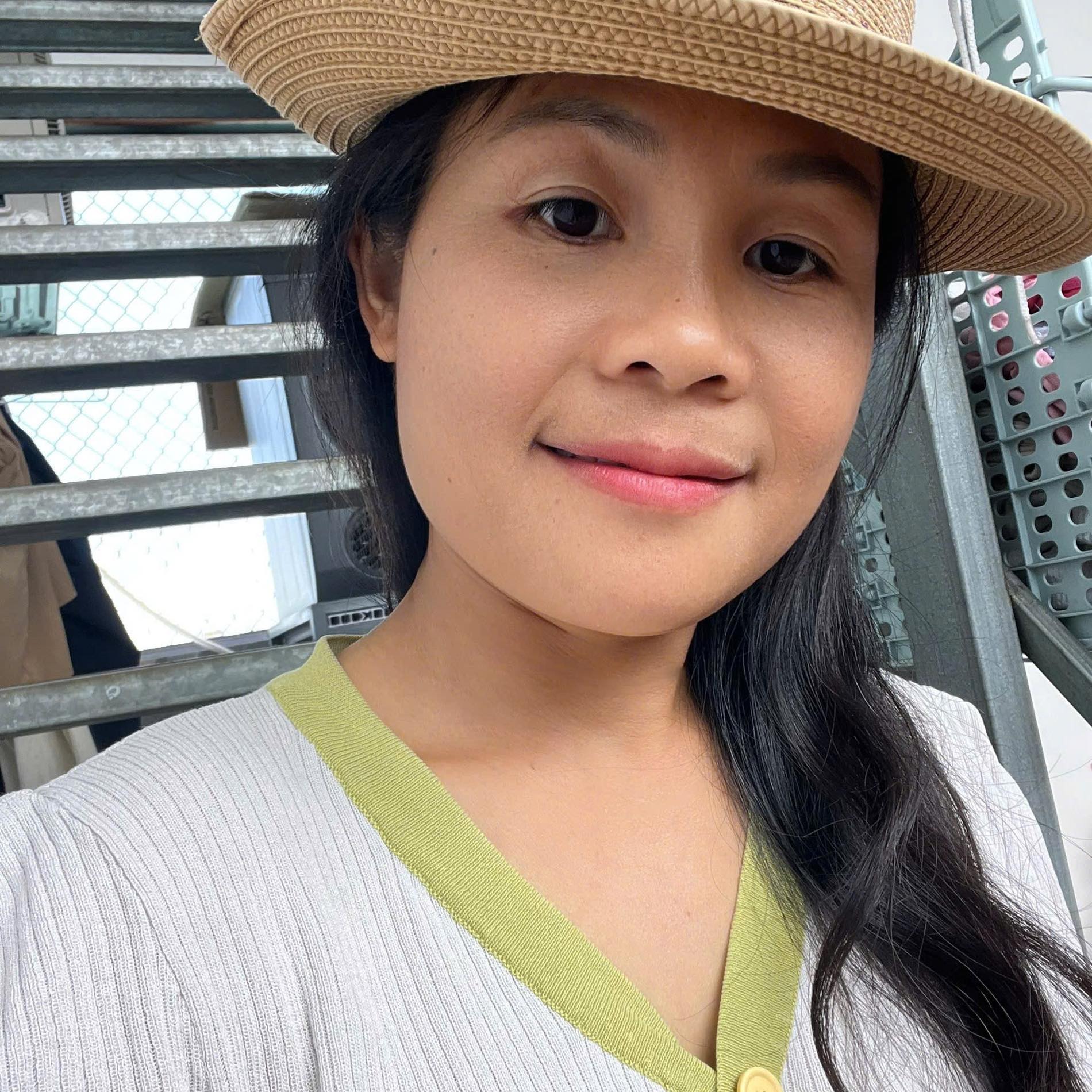 Em đã sang cây chuối vào chậu 100 l để cho nó ra hoa. Em khá là tự tin ...
