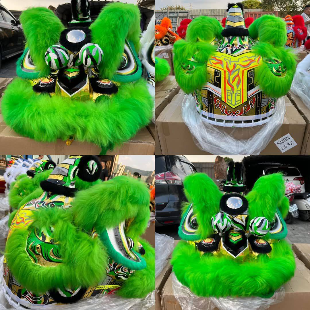 我想請問各位大大：代表的管威有那麼大嗎？雖然是停在自家門口車子，可是是停在路中間，騎摩托車要過去還要逆向騎，這樣有危險嗎？代表還惡言相向這樣對 ...