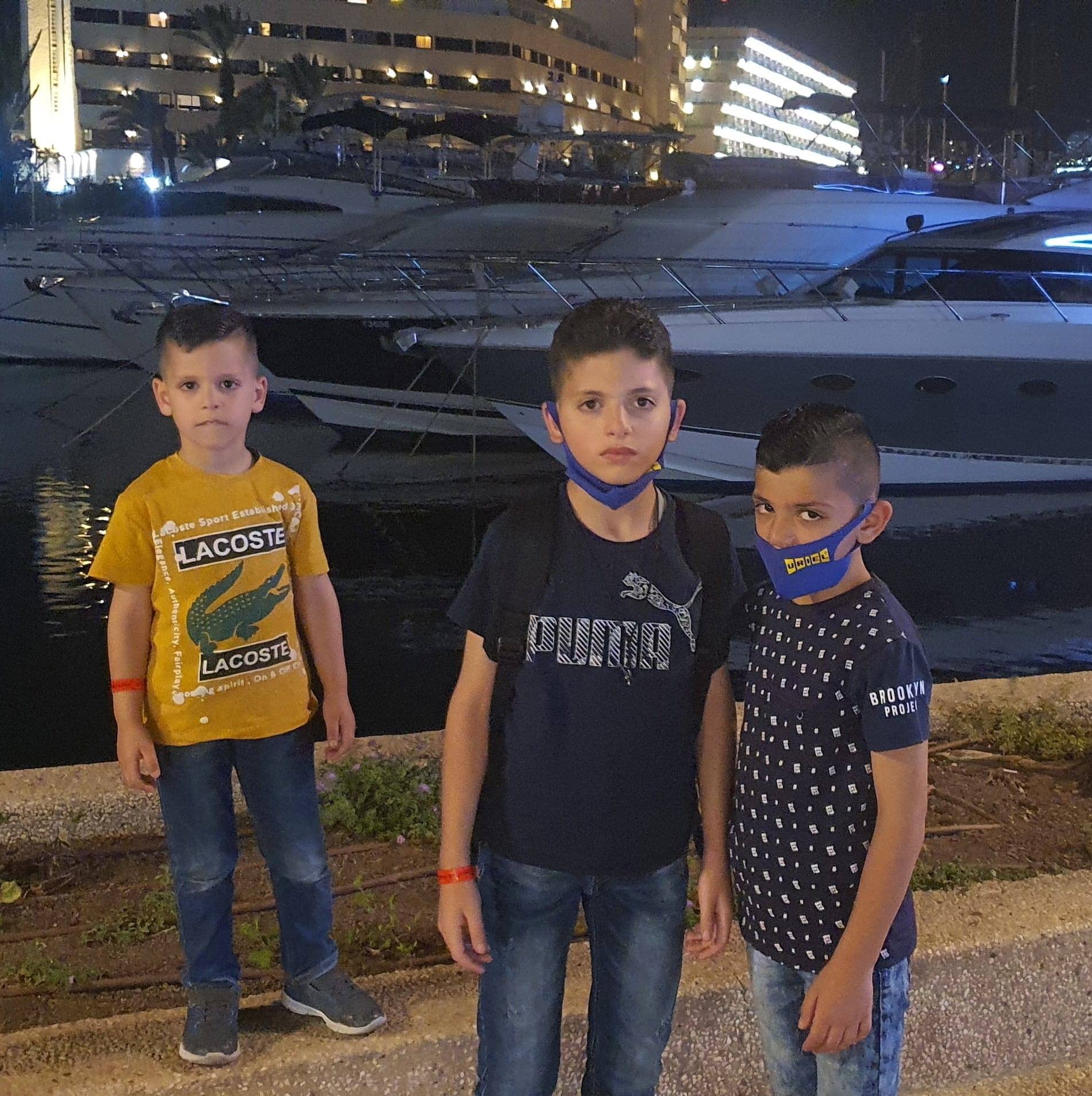 الصورة تشرح بشكل واضح طريقة تجهيز وصب عمود خرساني (RCC Column) خطوة ...