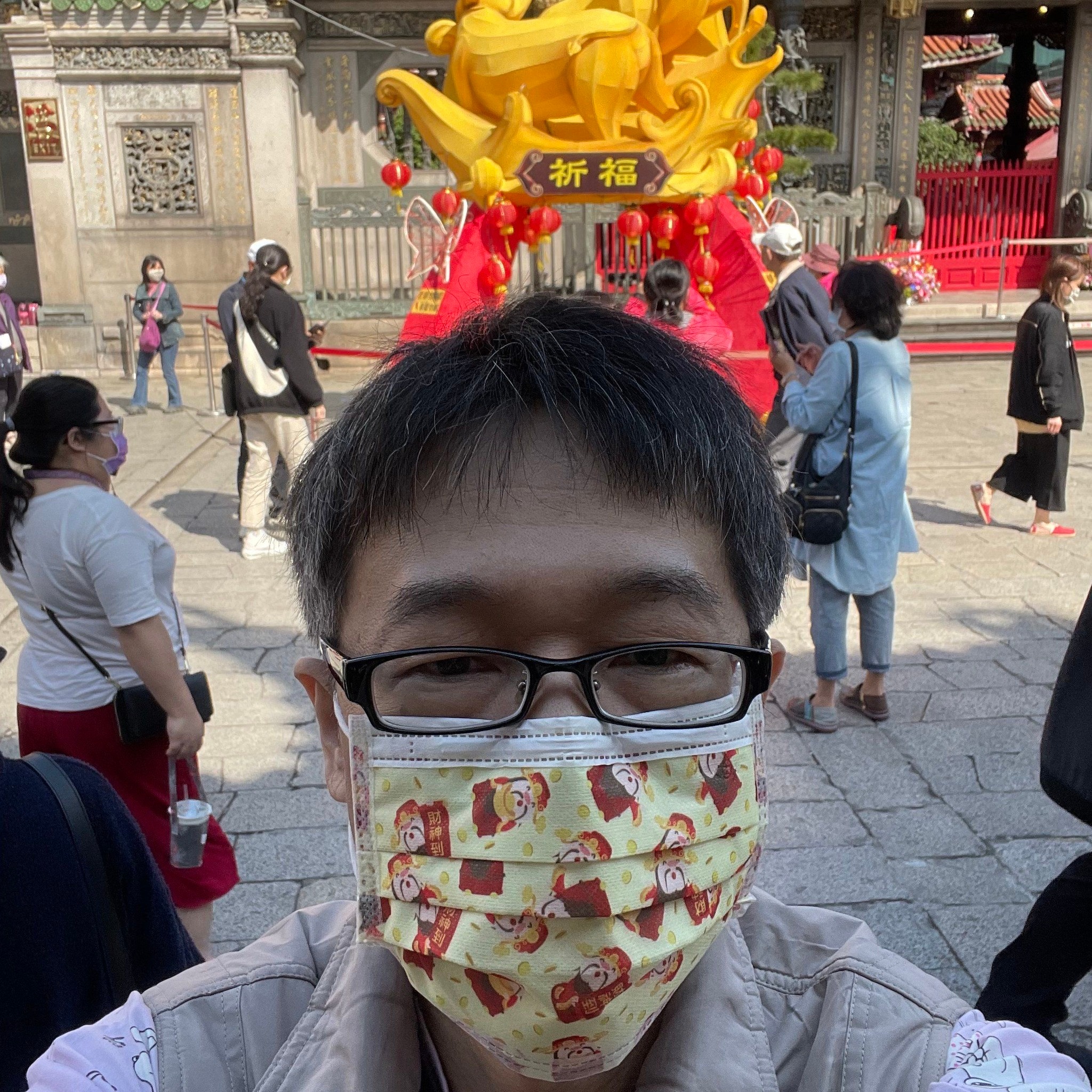 三立iNEWS - #小草西：唯一支持500放伍佰(誤)... | Facebook