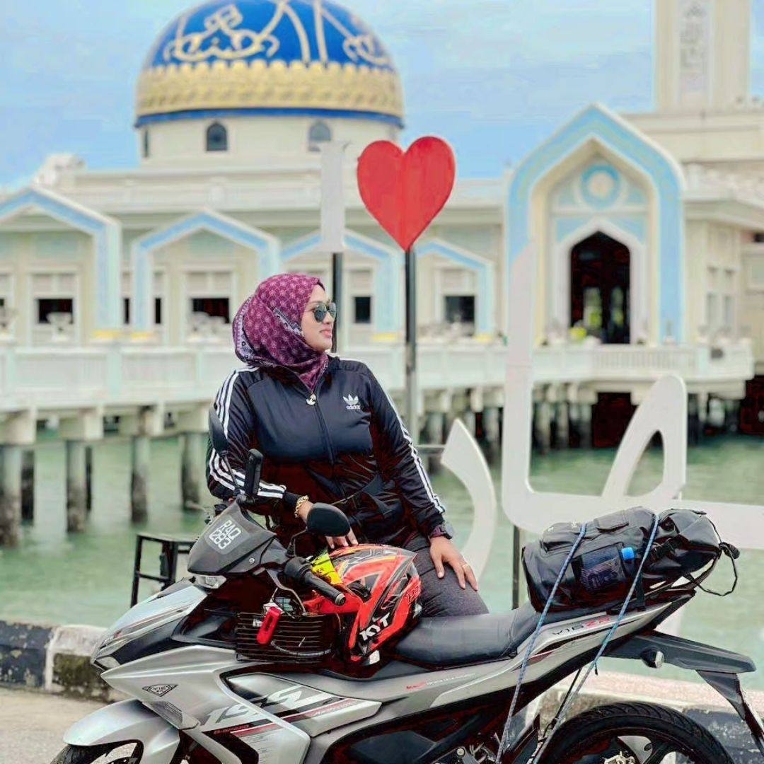 Lisa Aziz