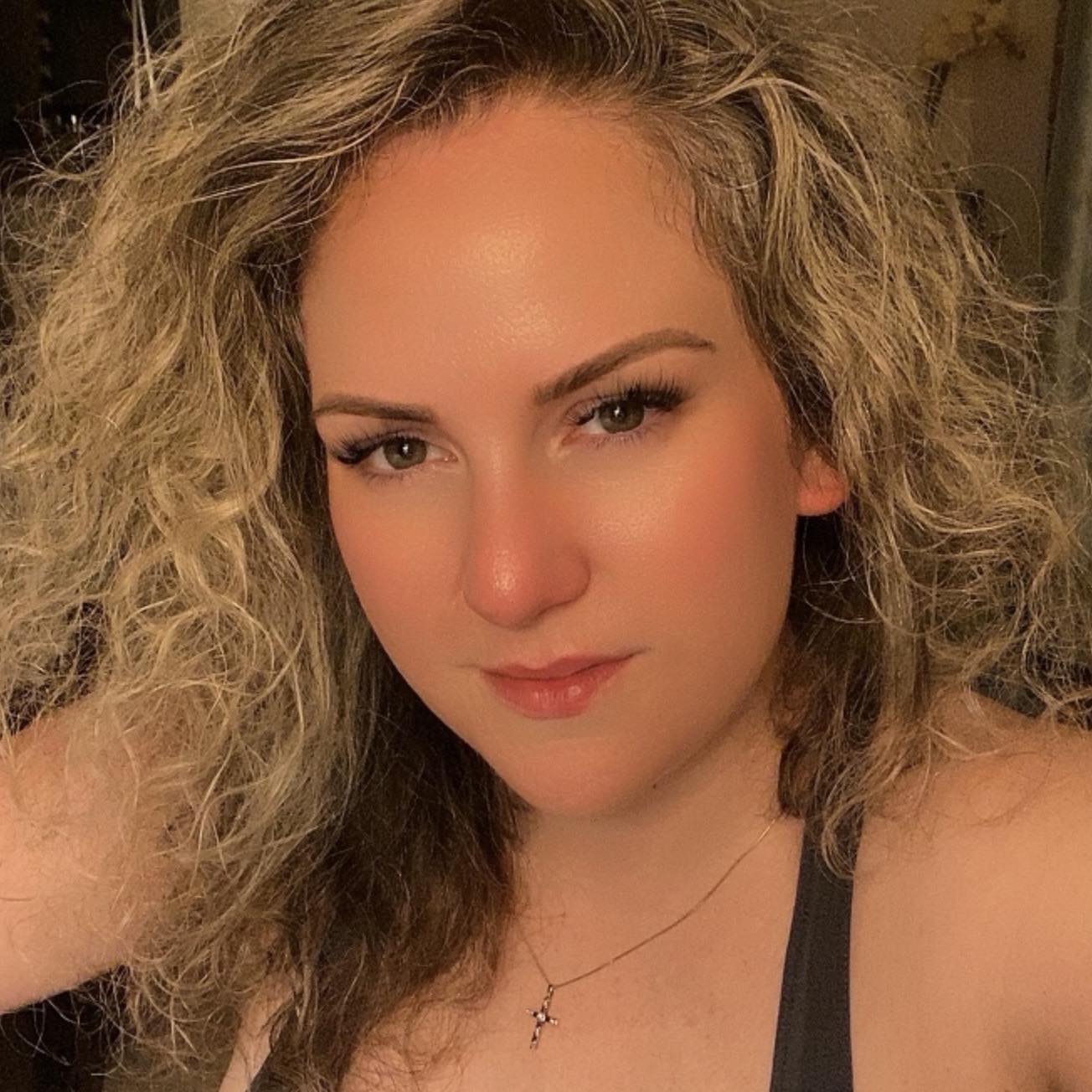 uncommon james glutathione Extra hydration for sun-kissed skin @uncommonjames | using serum, deep hydration serum + water cream plus lip balm ey | Kristin Cavallari Nutrición deportiva