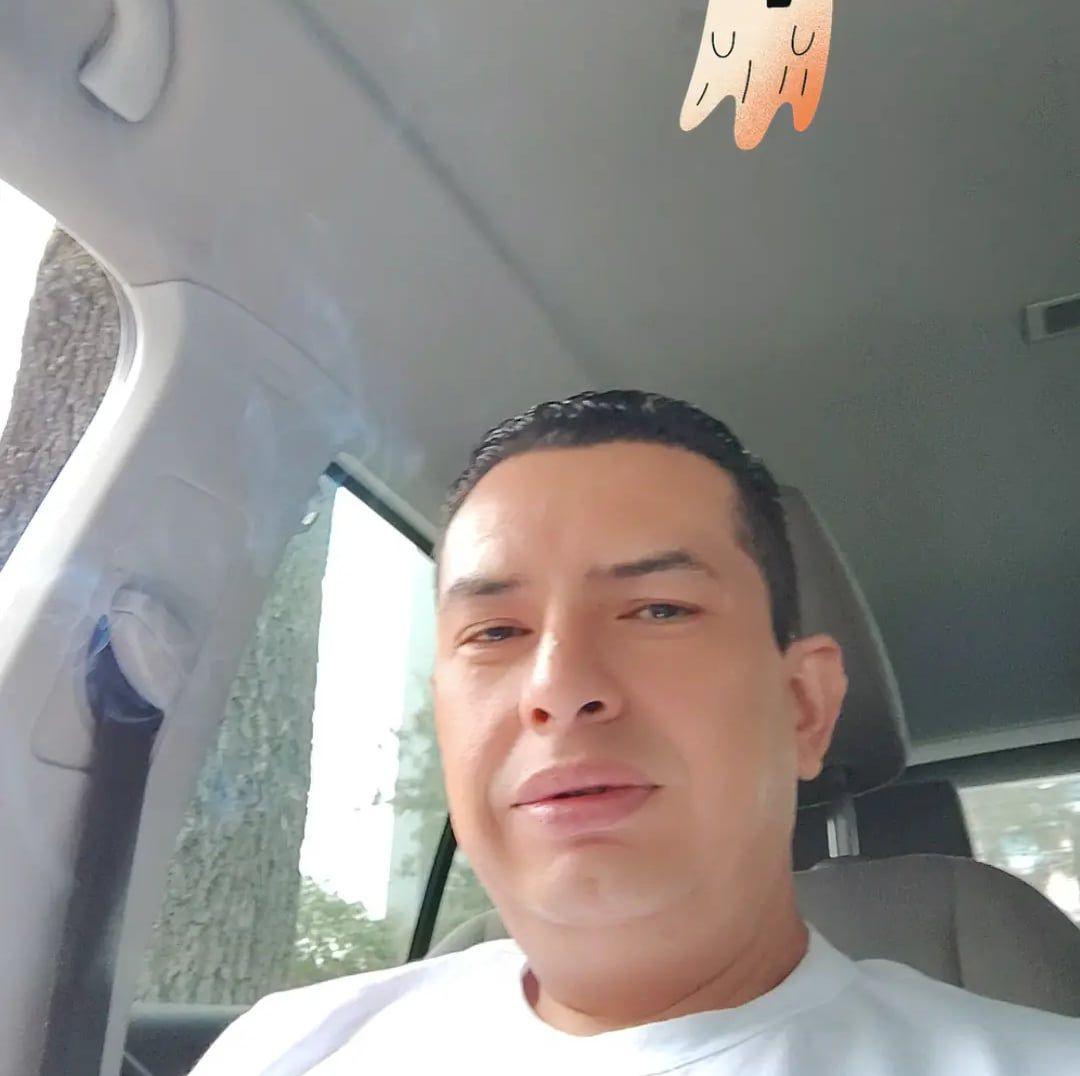 Emmanuel R Calderon