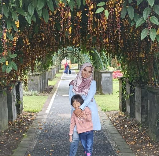 Mbah leginah makasih ya mbah sudah menghibur kami semua. Husnul ...