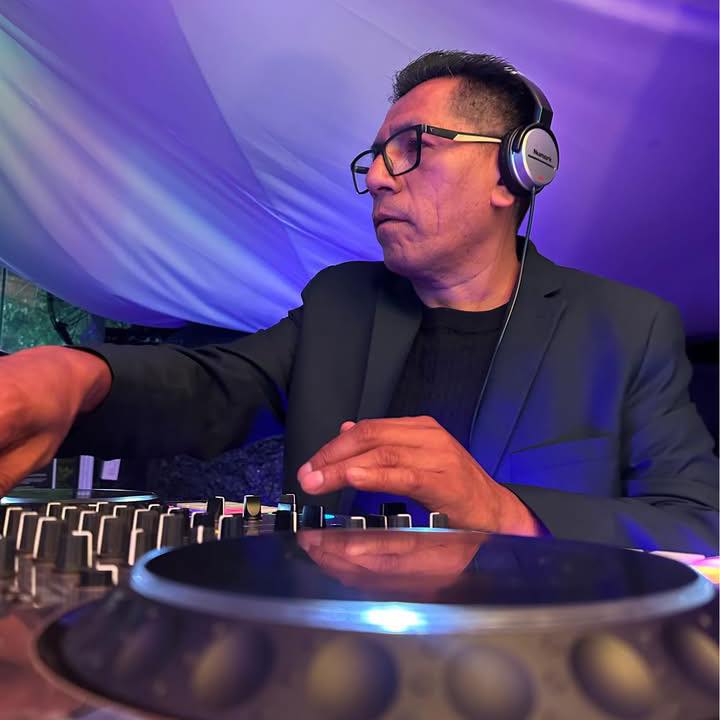 Raza conecto la XDJ-RR AL VIRTUAL , YA TENGO DRIVERS Y TODO PERO NO ...