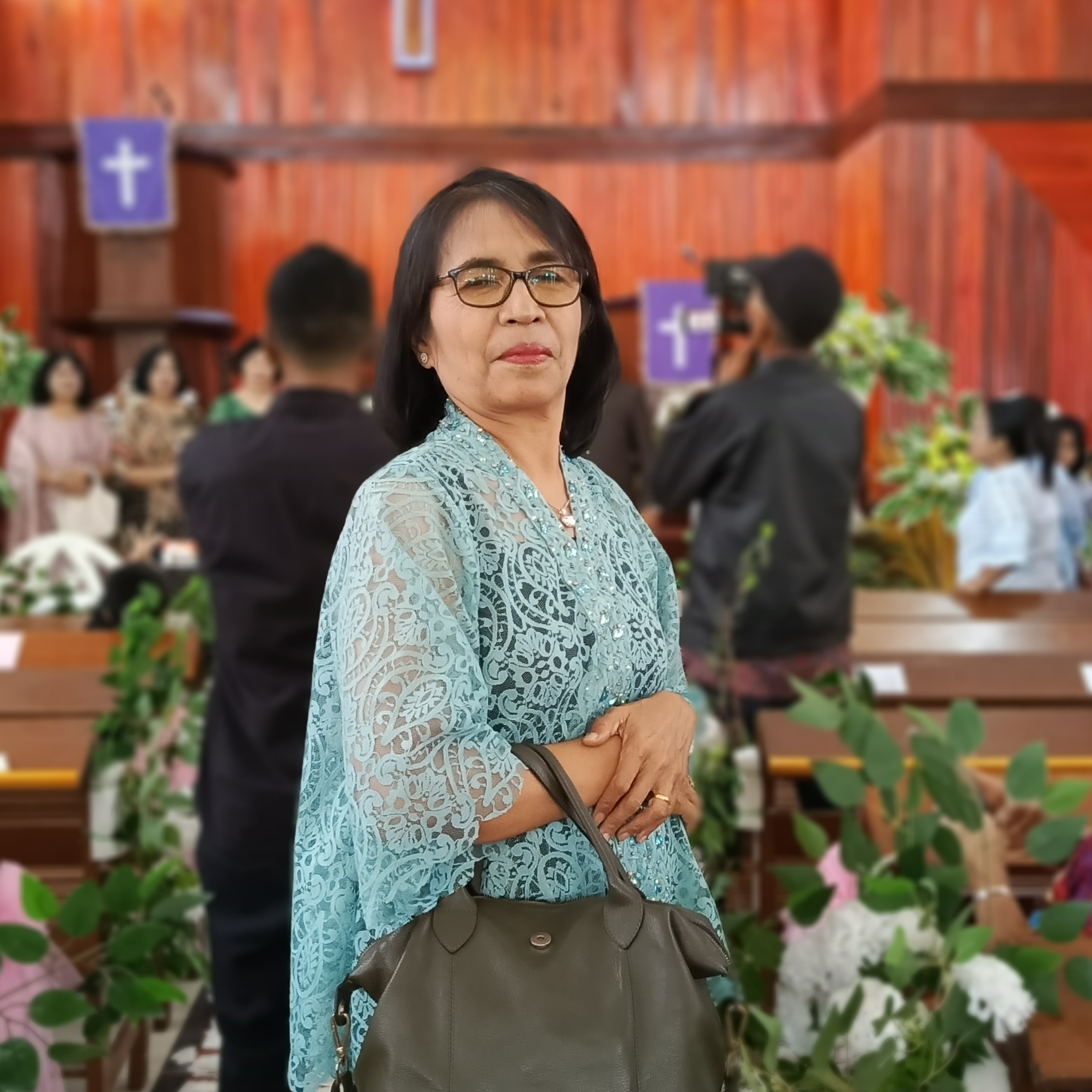 Dan aku pun kagum oleh kasihNya... Dibuat dari kemiri asli, dibakar ...