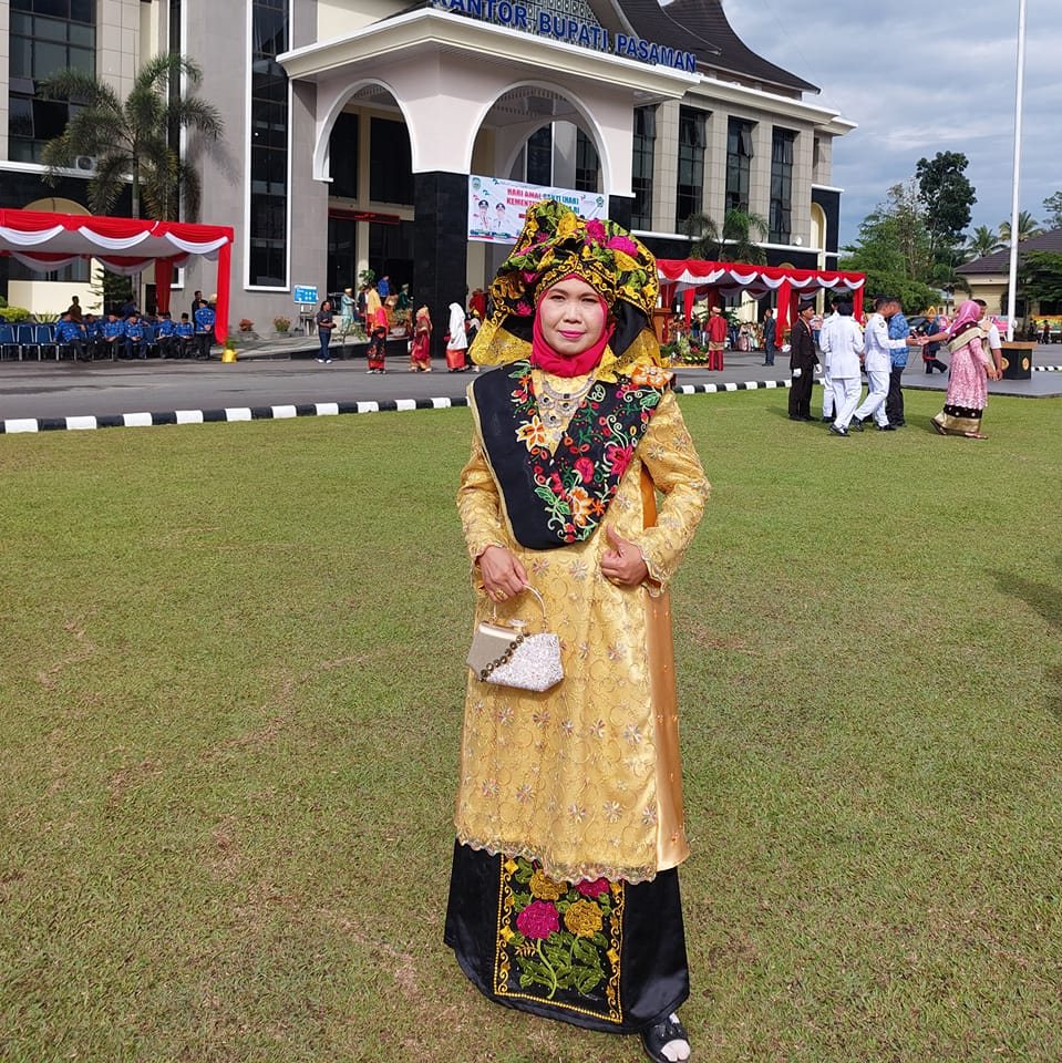 Tri Hadira - Pinyaram adalah salah satu kue atau jajanan tradisional ...