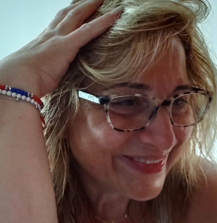 Vi ricordate il completo due pezzi che vi avevo proposto in blu e ...