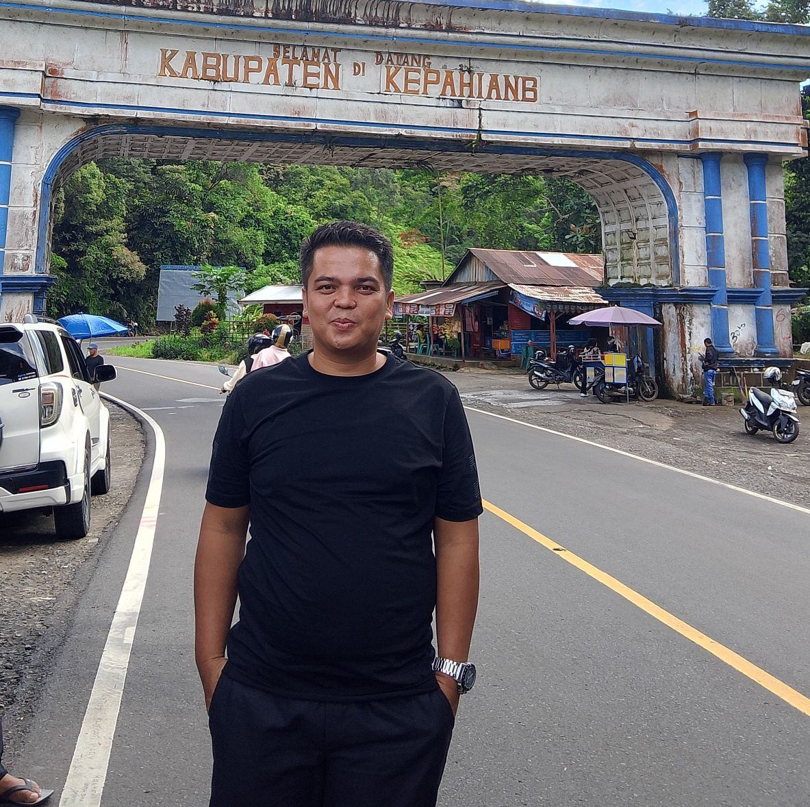 Si lak tiktok tapi si deweg lak mnyanyi.... Cgai Gring die BI lk tiktok ...
