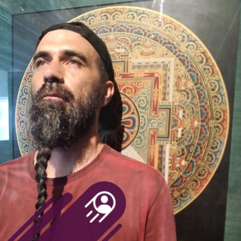 Nossos amigos da Enterprise são levados ao Oráculo do Povo. Qual será ...