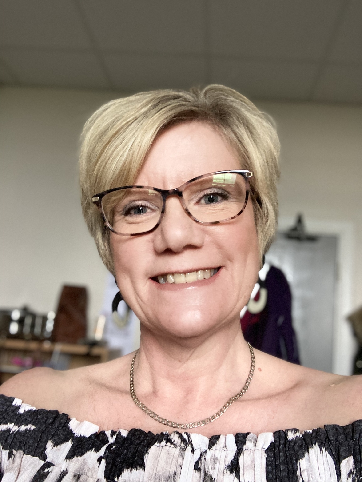 Bollington | Hi, can anyone give recommendations for a hairdressers ...