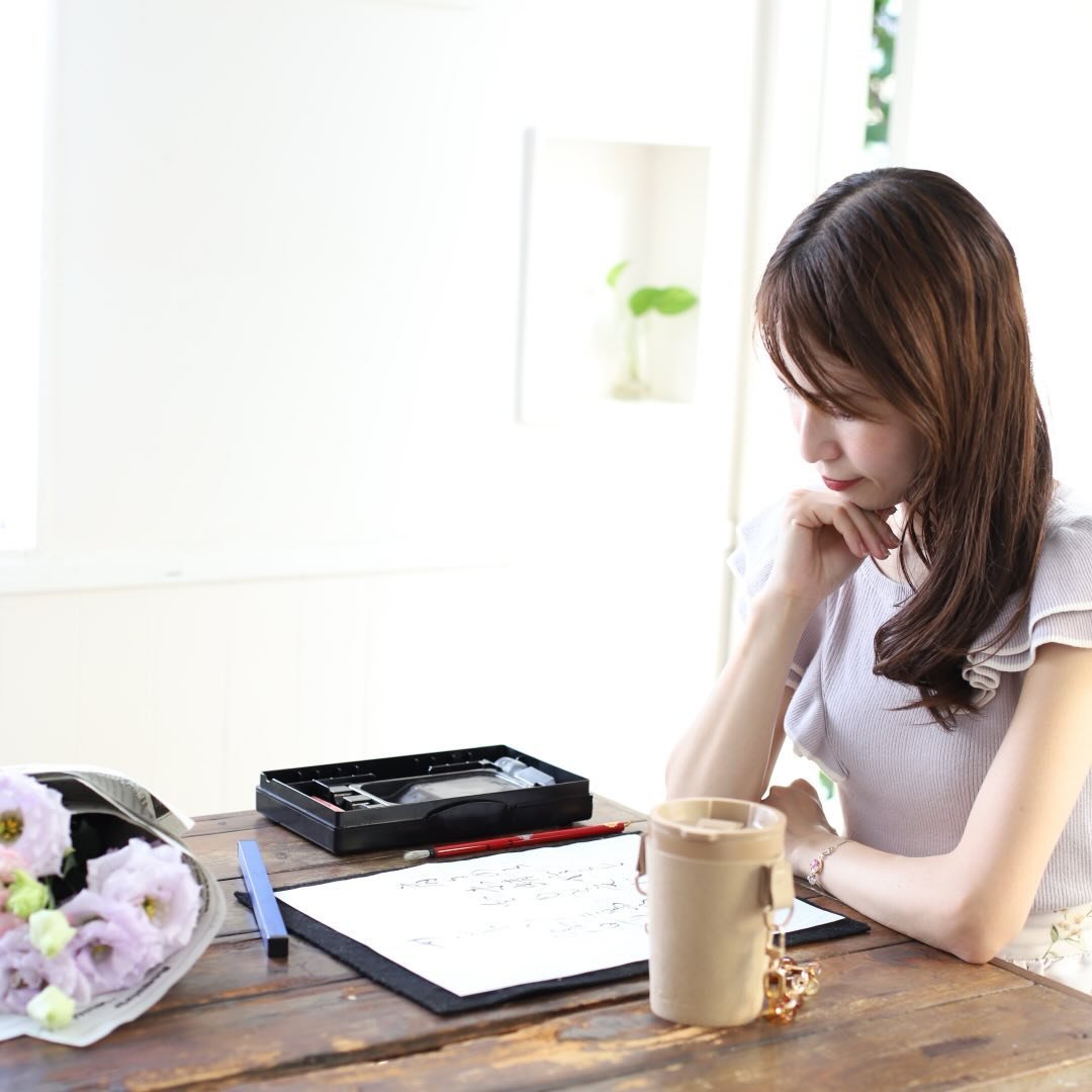 クイズです💡 ⁡ 縦線が左右に並ぶ その時に… ⁡ 「変化」 ⁡ できるかが この字を決定づける ⁡ ⁡ ではどんな変化を用いているのか ...