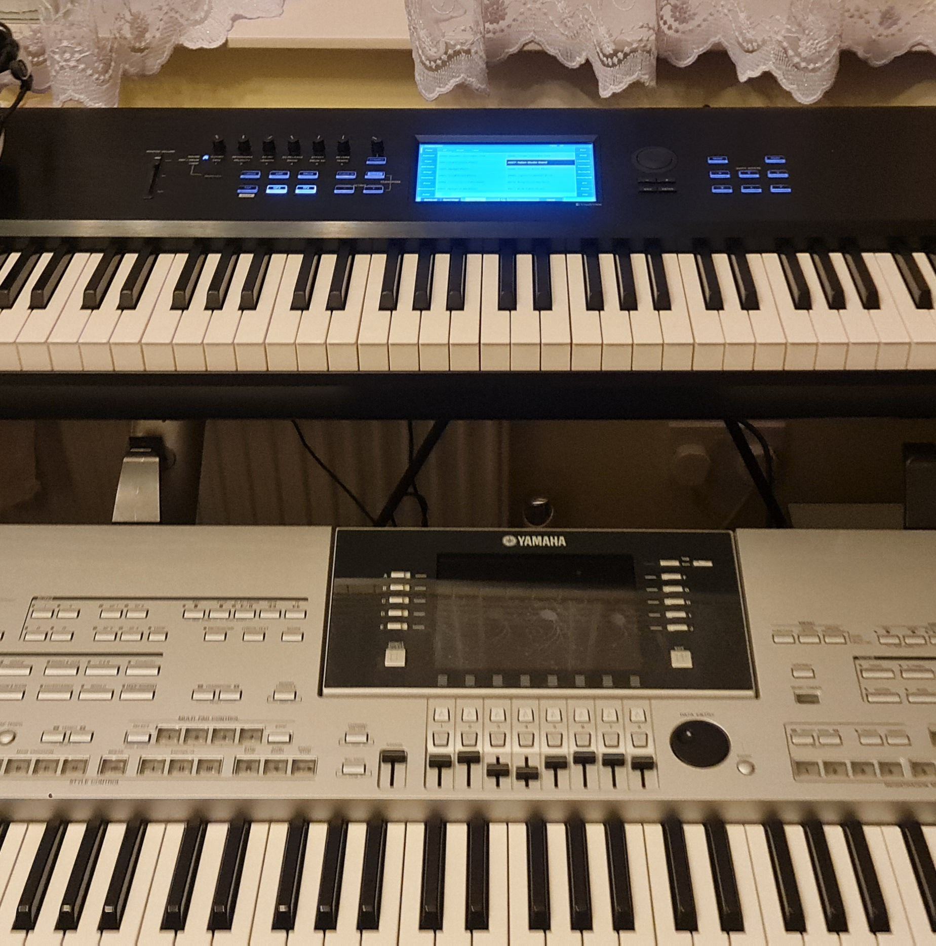 Roland RD88 | Stringly considering buying the RD88 or the FP-90X, and I ...