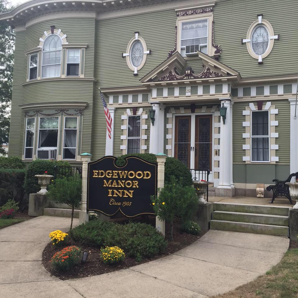 Edgewood Manor photo 1