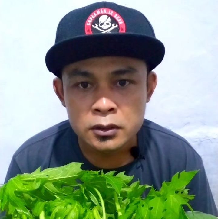 Bandeng pecak bumbu rujak/ kacang ala Betawi. Jujur saja saya lebih ...