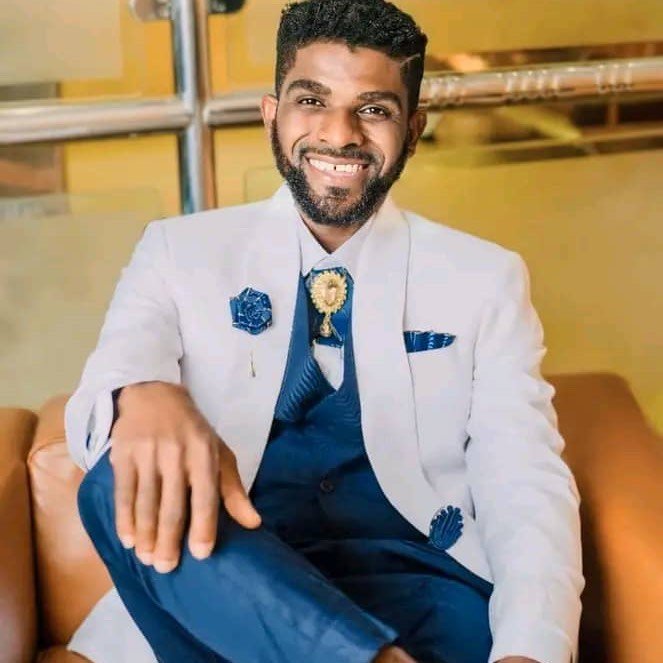 Frekė Umoh - Mme nso ke nyin ineme yak anem owo imam ntom?! It must be ...