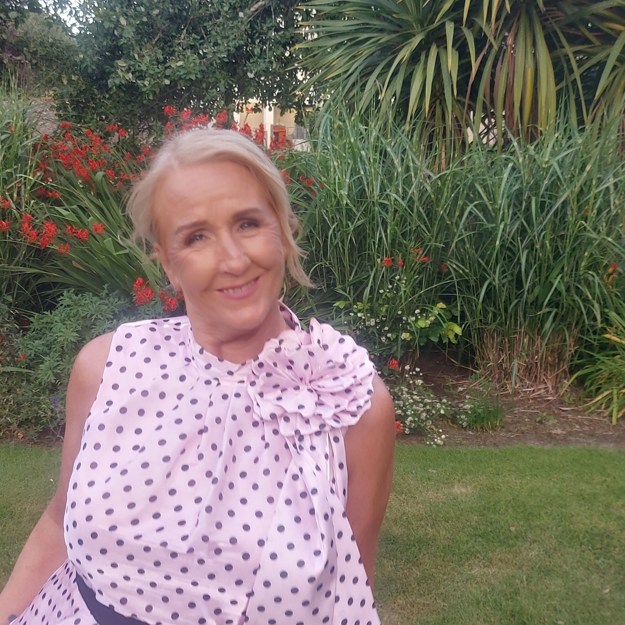 She’s back to surprise another lucky viewer with a front room facelift ...