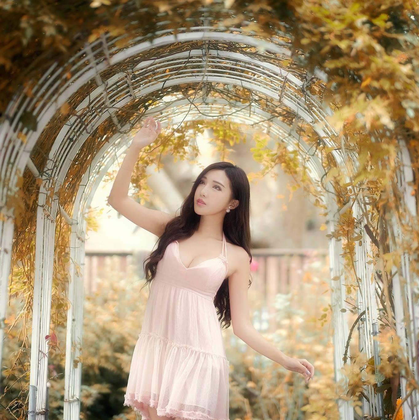 謝立琪 - 玩水嘍～！ 夏天到了你準備好了嗎～👙 photo by Robin | Facebook