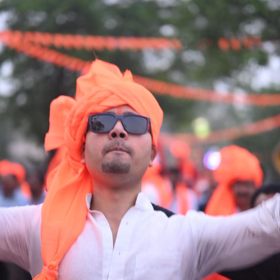 🙏 जय श्री राम 🚩 जय बजरंगबली 🙏 जब मन सच्ची श्रद्धा से झुकता है, तब ...