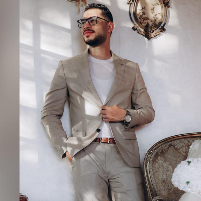 مليون مبرمج مصري | دكتور وليد يوسف حاسبات حلوان ..يعمل في كندا حاليا ...