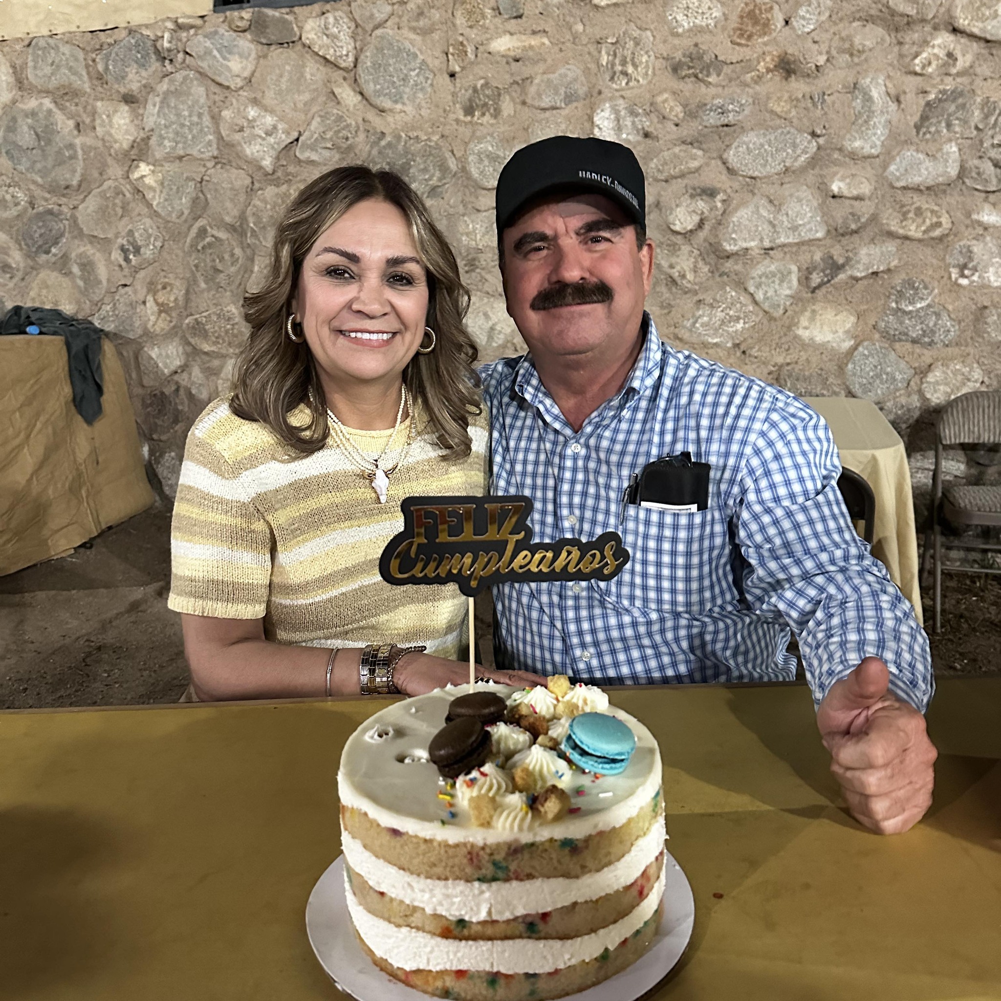 Bienvenidos al rezo del santo Rosario, meditemos juntos los misterios ...