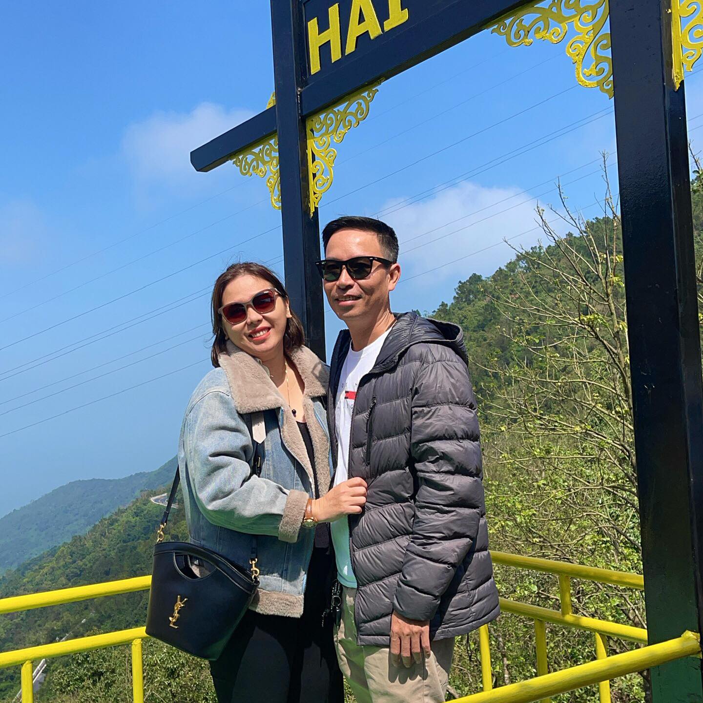 Sáng nay ko có cá gì ngon hết, chỉ có ghe tôm chạy, có đc ít tôm bạc ...