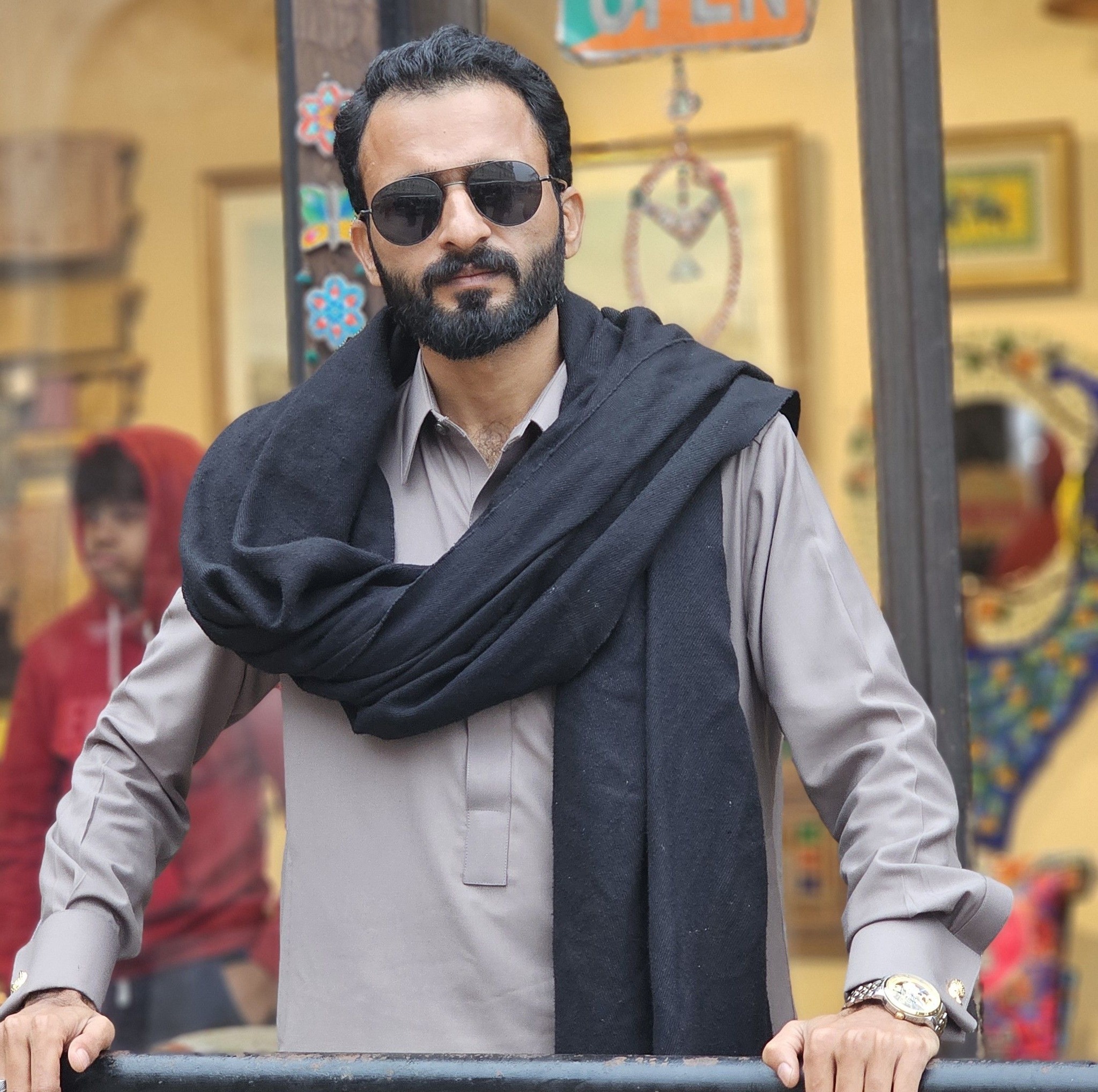 R J Ali Khan